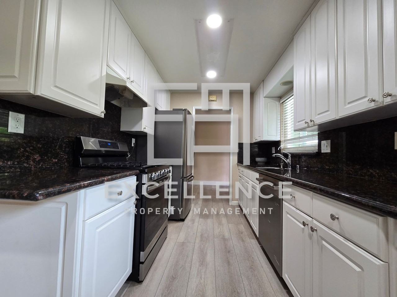 2928 Rustic Dr - Photo 3 of 16