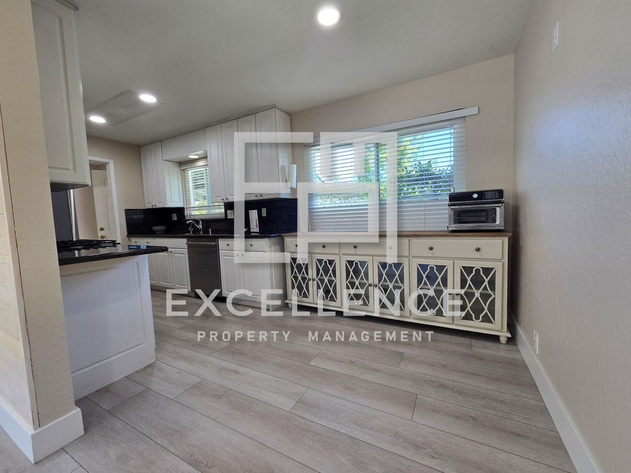 2928 Rustic Dr - Photo 4 of 16