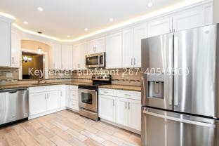 100 Victoria Dr - Photo 1 of 1
