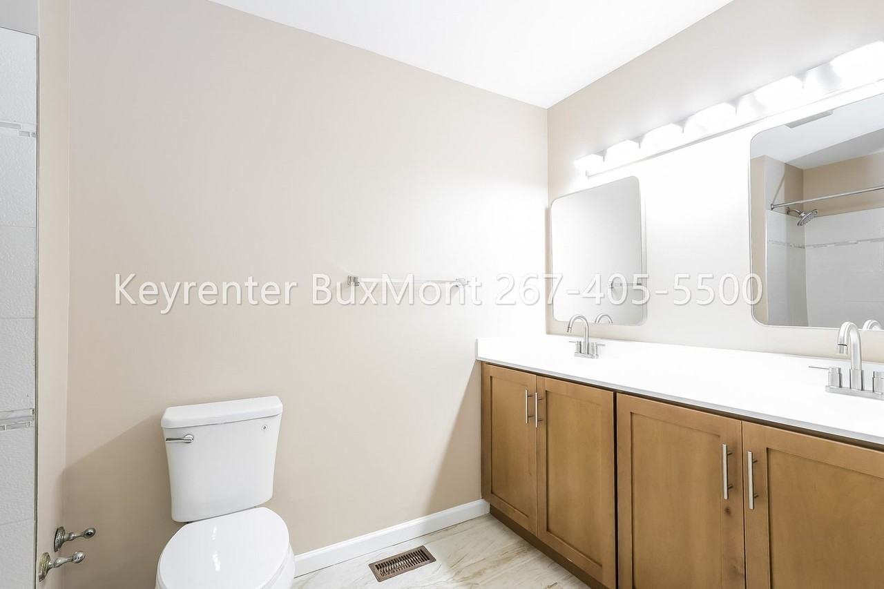 100 Victoria Dr - Photo 7 of 19