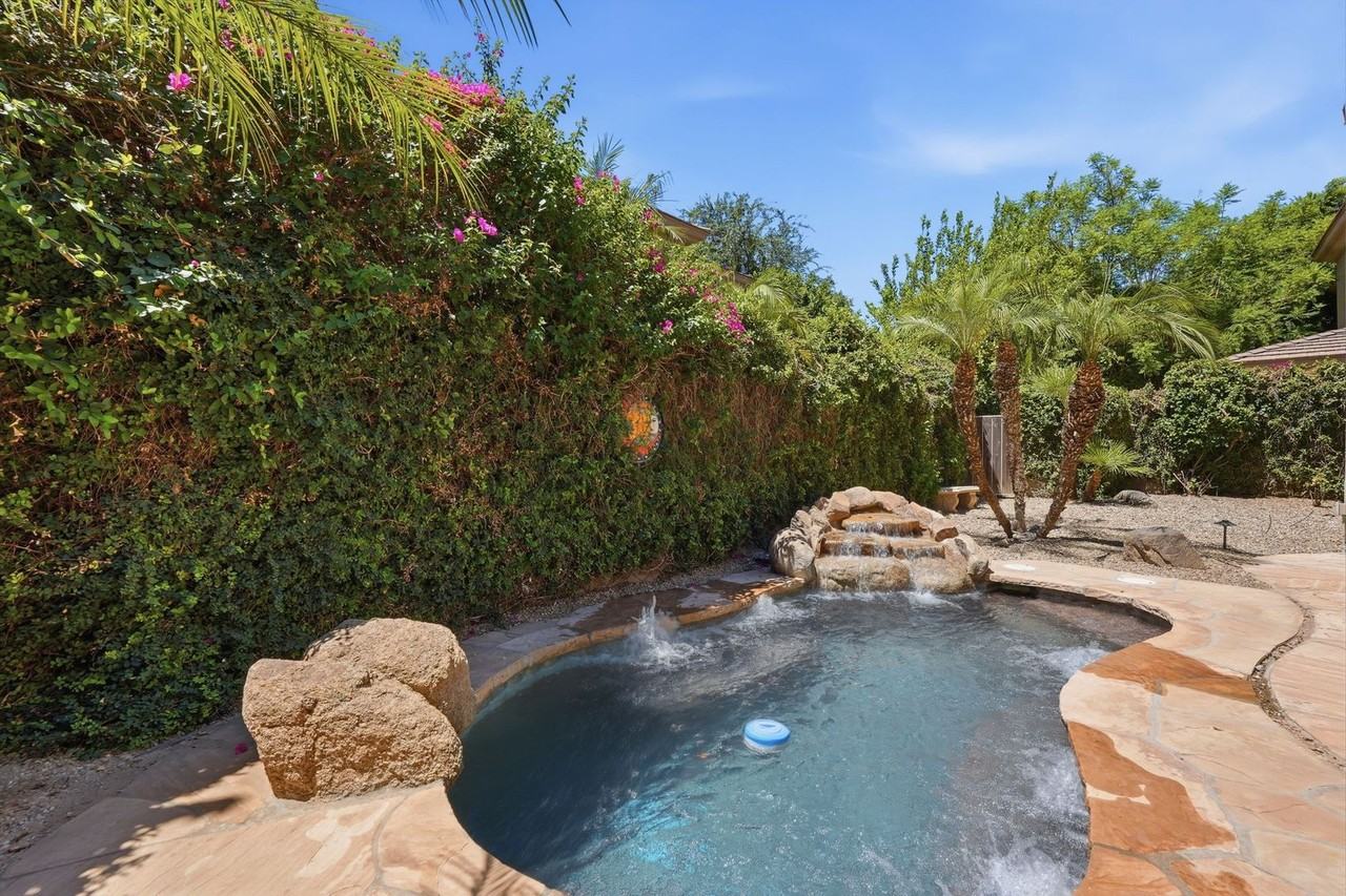 7369 E Del Acero Dr - Photo 4 of 30