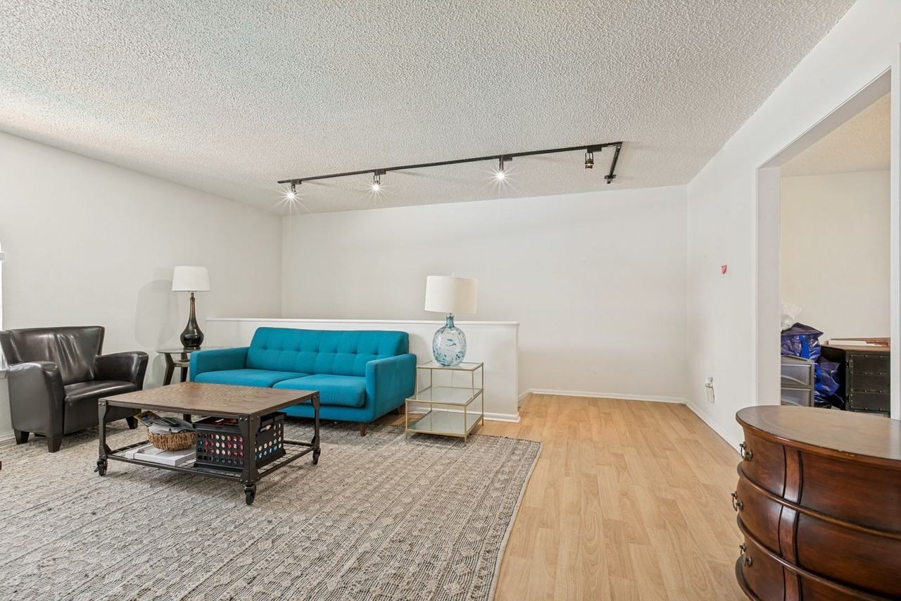 102 Vassar Ln #17 - Photo 6 of 25