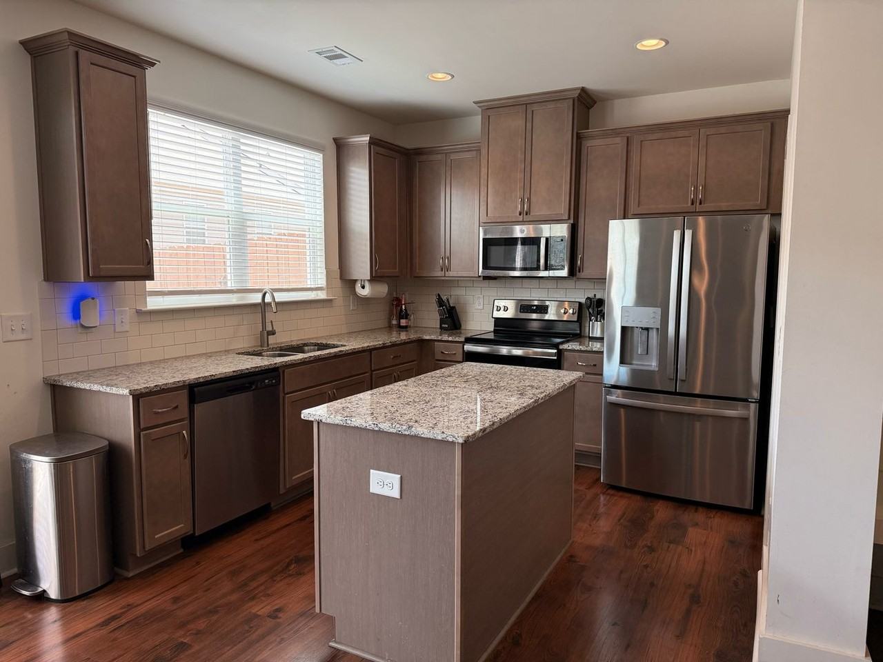 5318 Radford Loop - Photo 2 of 24