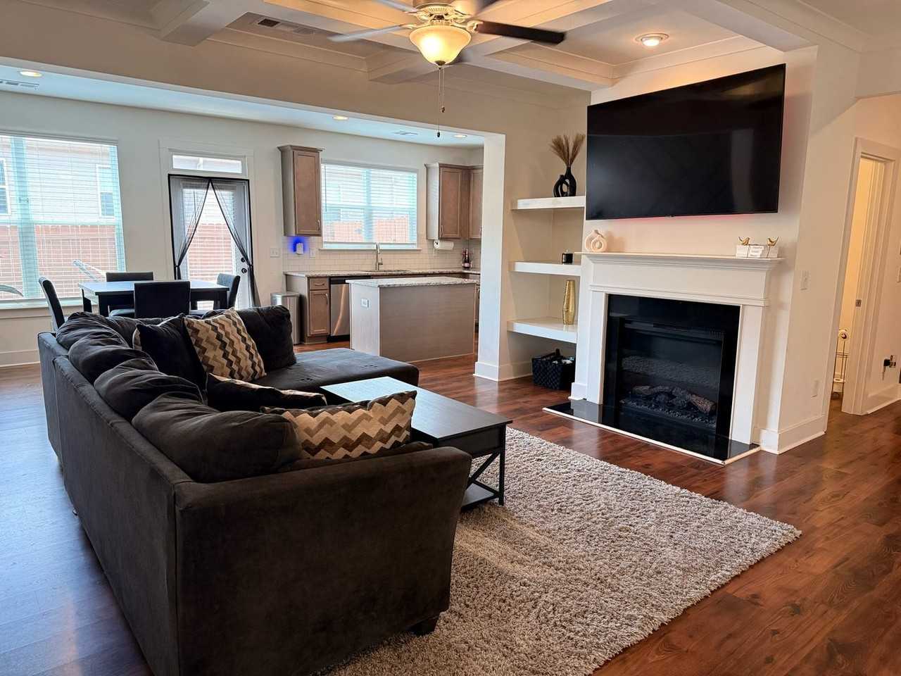 5318 Radford Loop - Photo 3 of 24