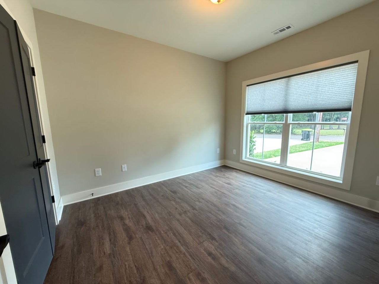 192 Mill St - Photo 3 of 9