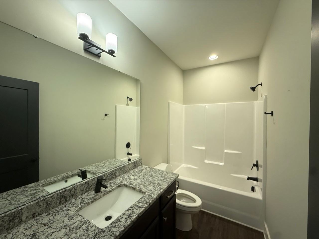 192 Mill St - Photo 4 of 9