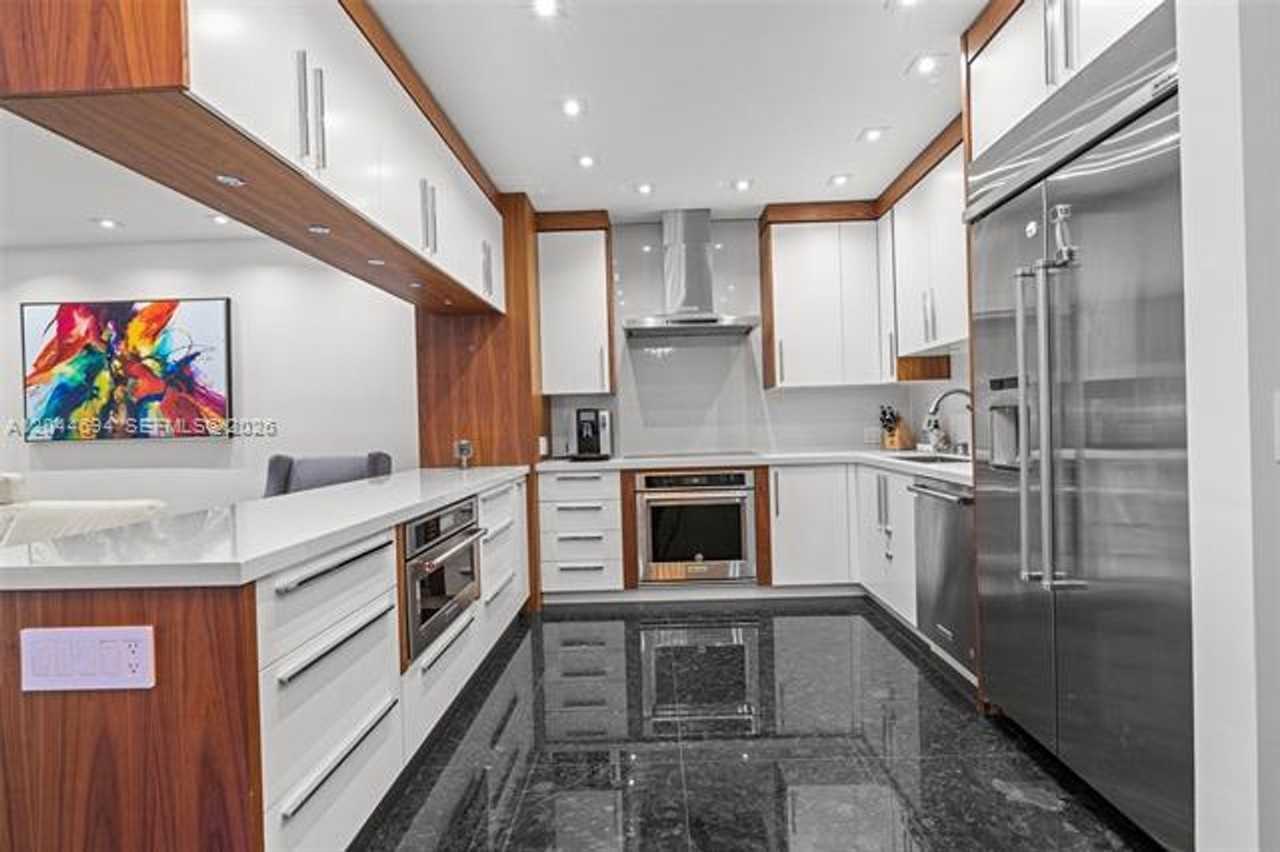 21145 21145 Helmsman Dr th N11 #N11 - Photo 2 of 50
