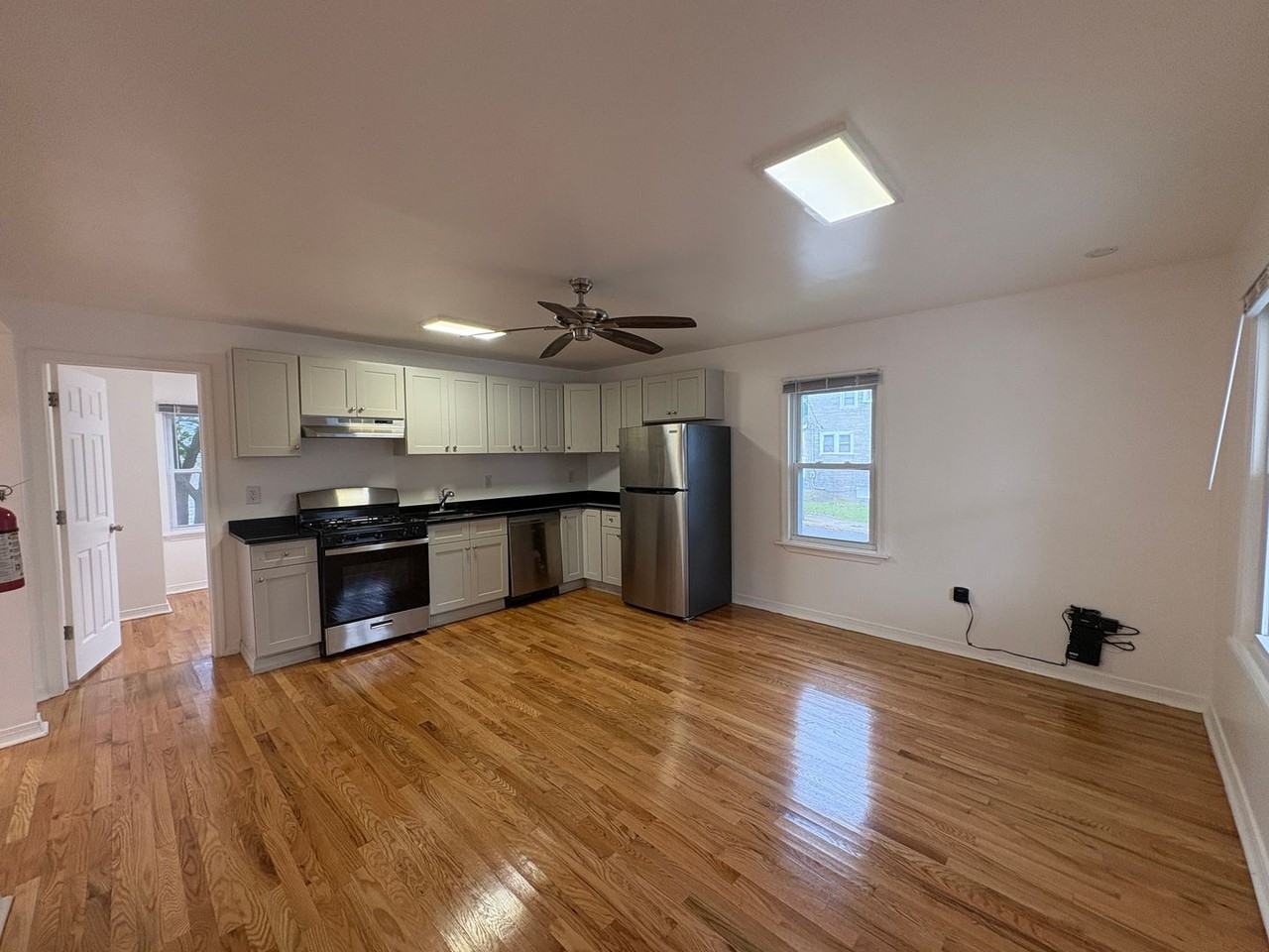 425 Drummond Ave. - Photo 4 of 44
