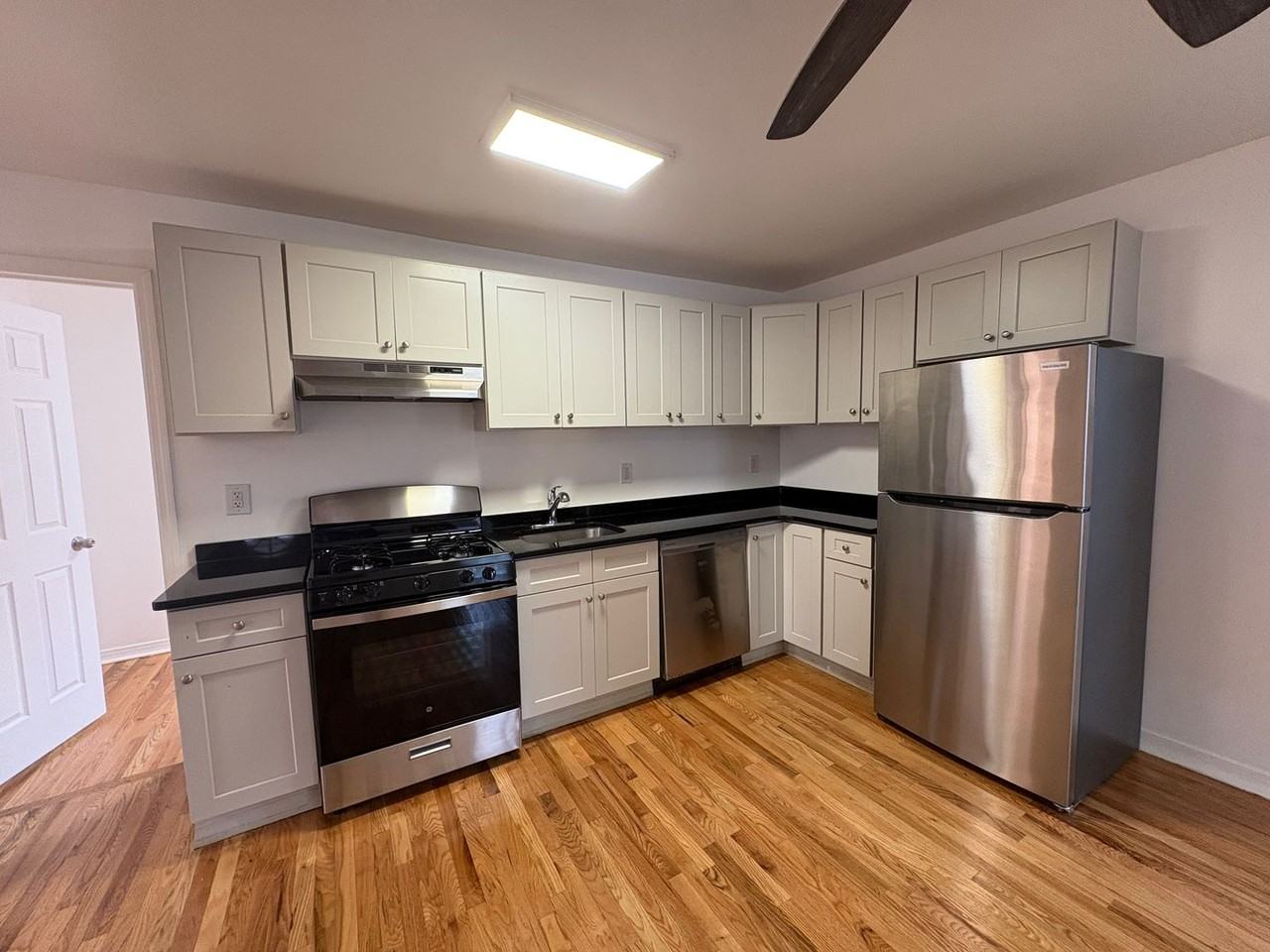 425 Drummond Ave. - Photo 7 of 44