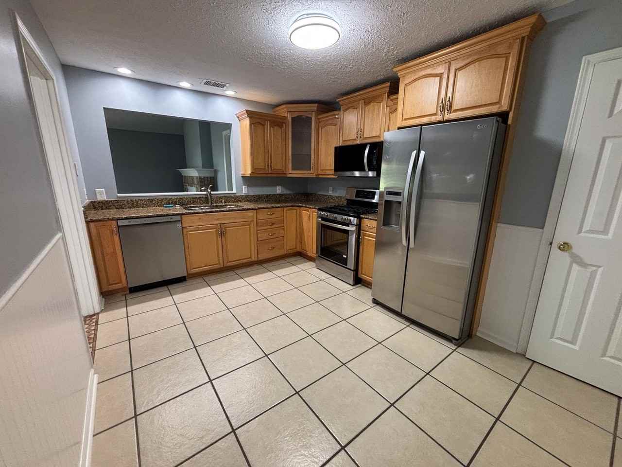 6903 Ross Dr - Photo 3 of 26