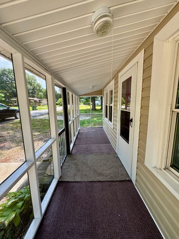 515 Costner St - Photo 2 of 13