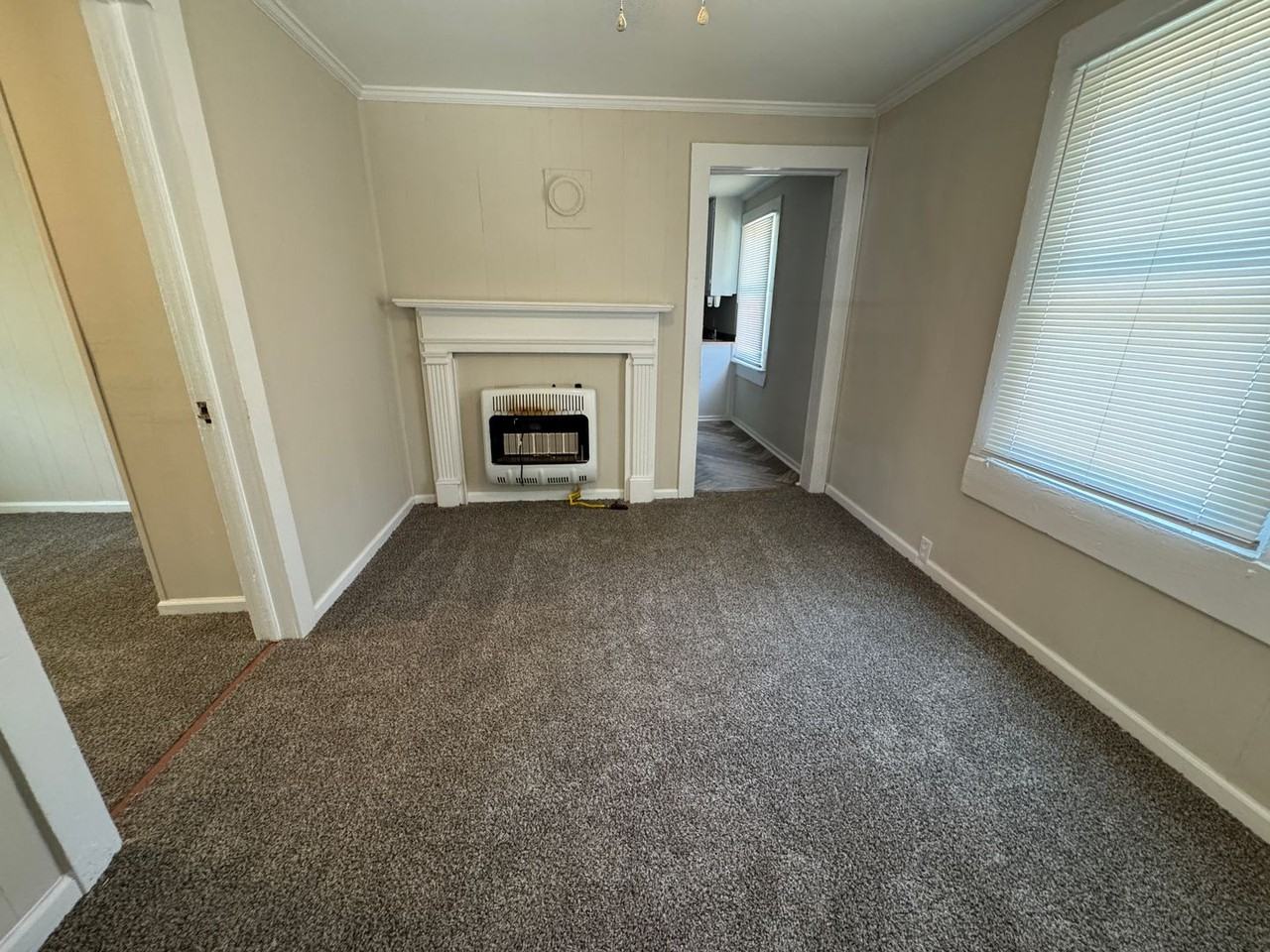 515 Costner St - Photo 3 of 13