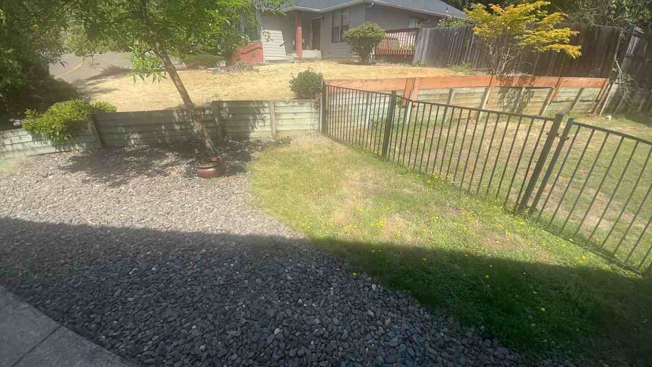 2791 Nw Kline St - Photo 4 of 44
