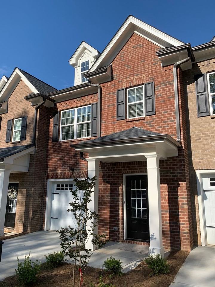 135 Sumner Ct - Photo 2 of 50