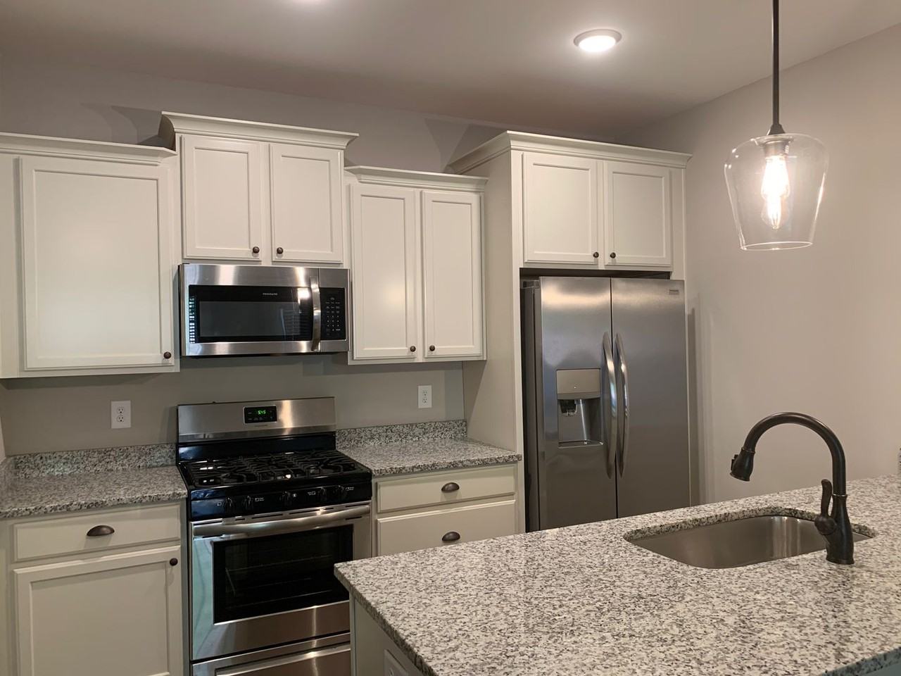 135 Sumner Ct - Photo 4 of 50