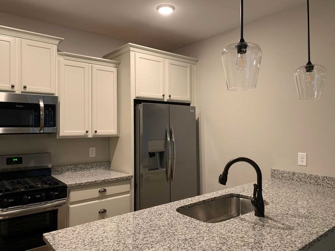 135 Sumner Ct - Photo 5 of 50