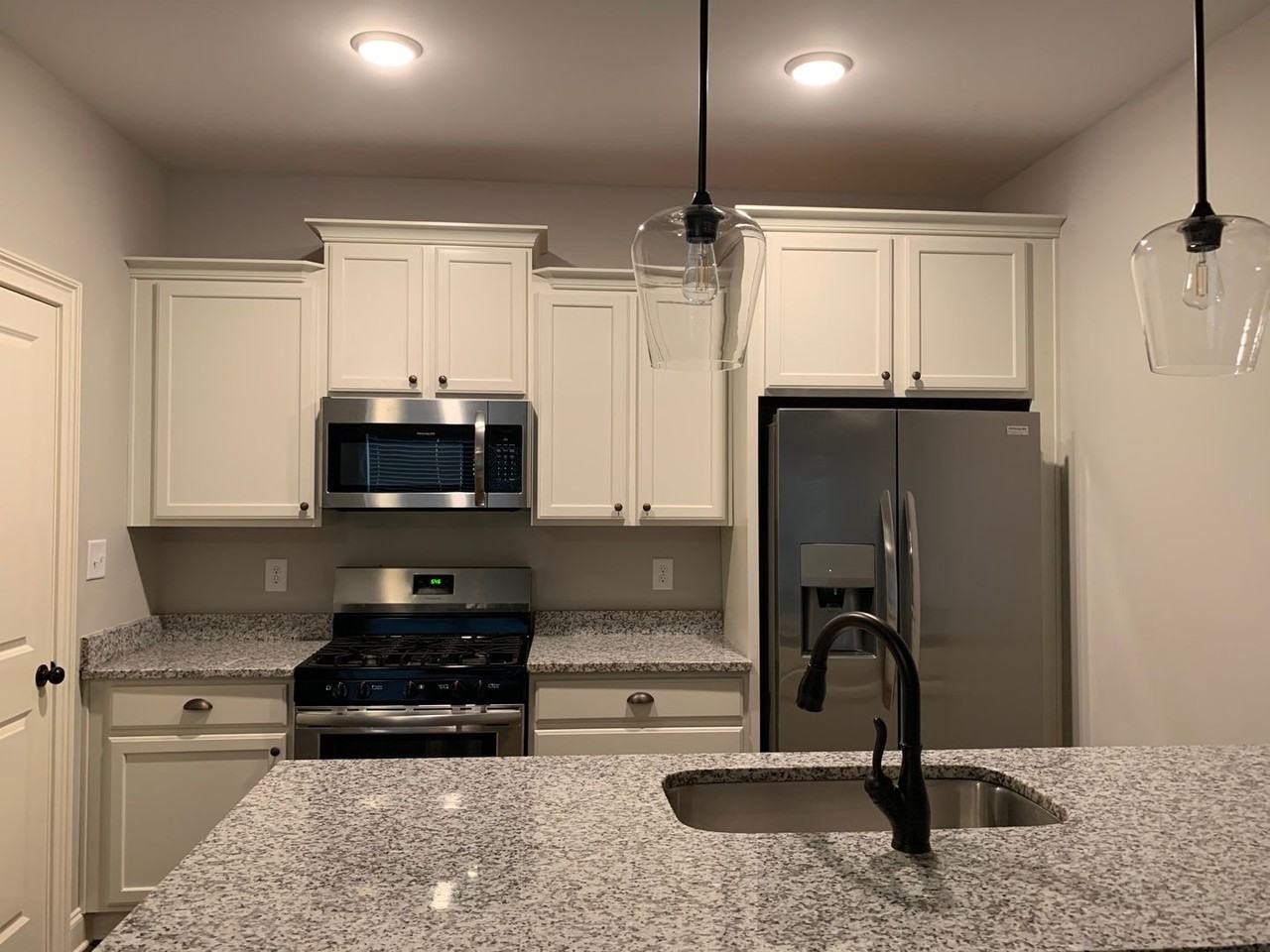 135 Sumner Ct - Photo 6 of 50