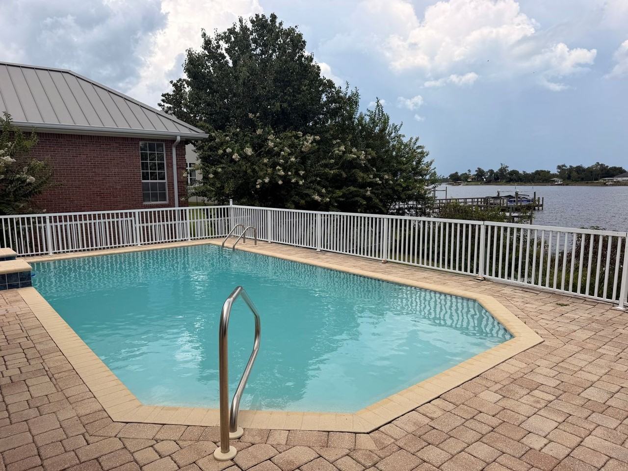 2516 Country Club Dr - Photo 3 of 23