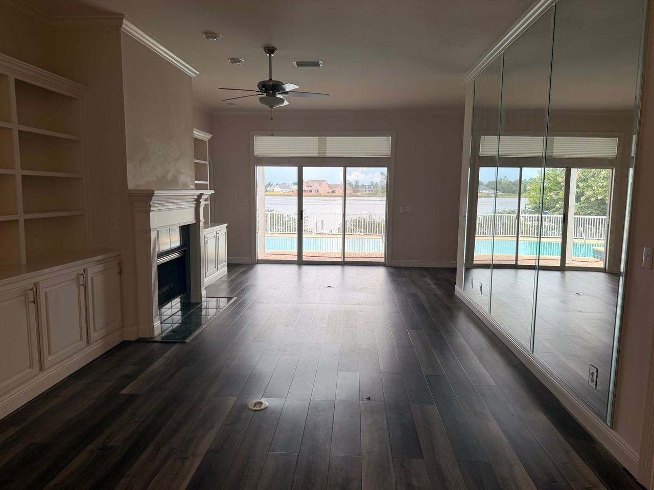 2516 Country Club Dr - Photo 5 of 23