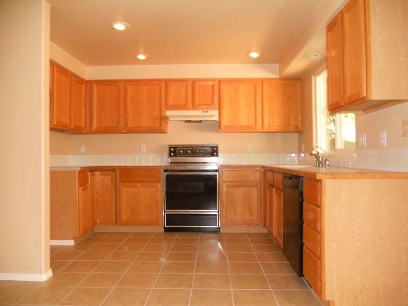 2324 N Pilgrim Pl - Photo 2 of 8