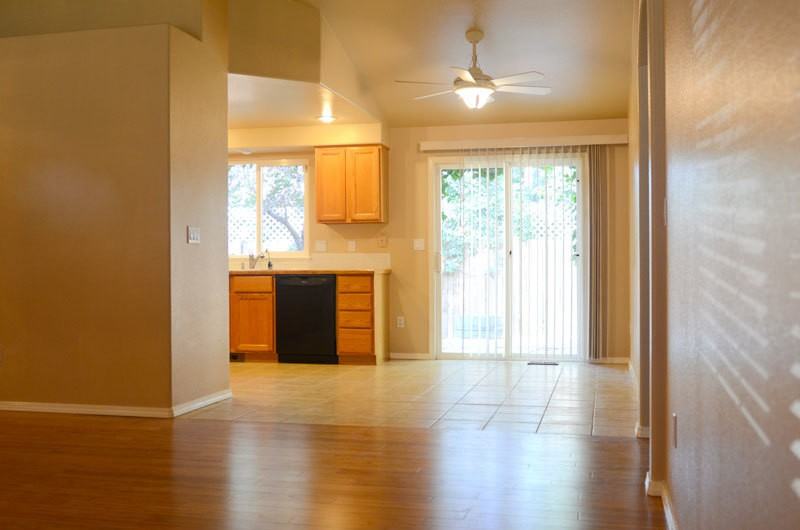 2324 N Pilgrim Pl - Photo 5 of 8