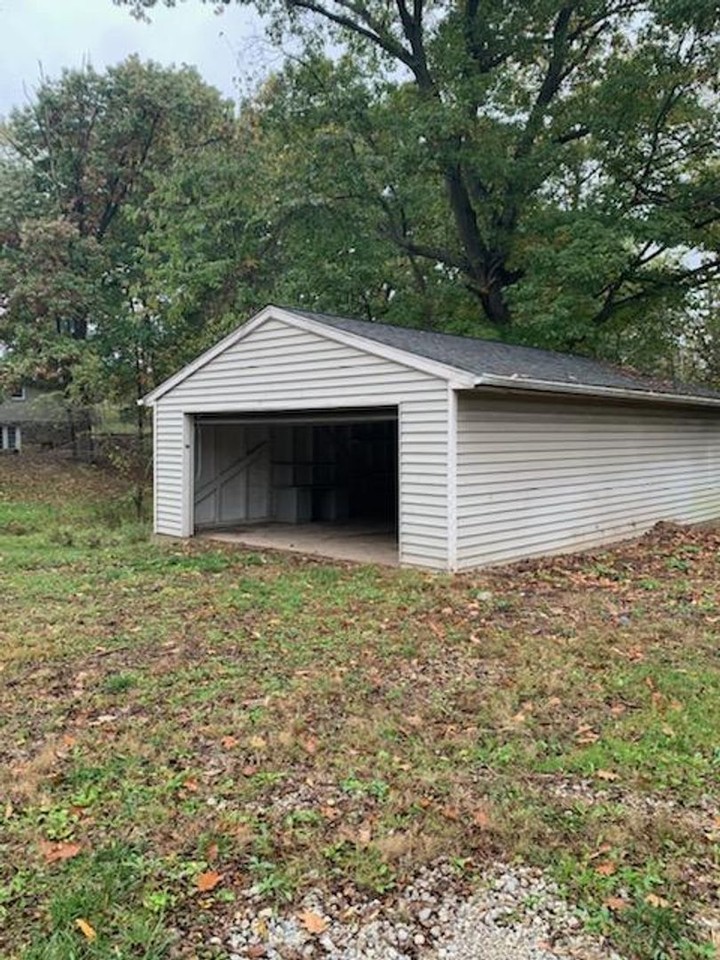 889 Ghent Rd - Photo 3 of 21