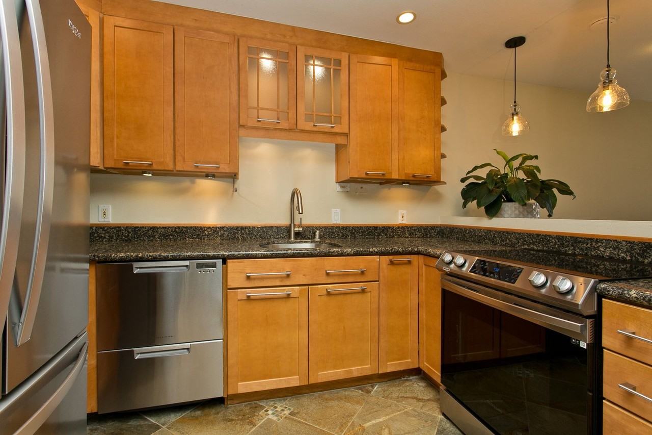 117 Maunalua Ave Apt C - Photo 7 of 28