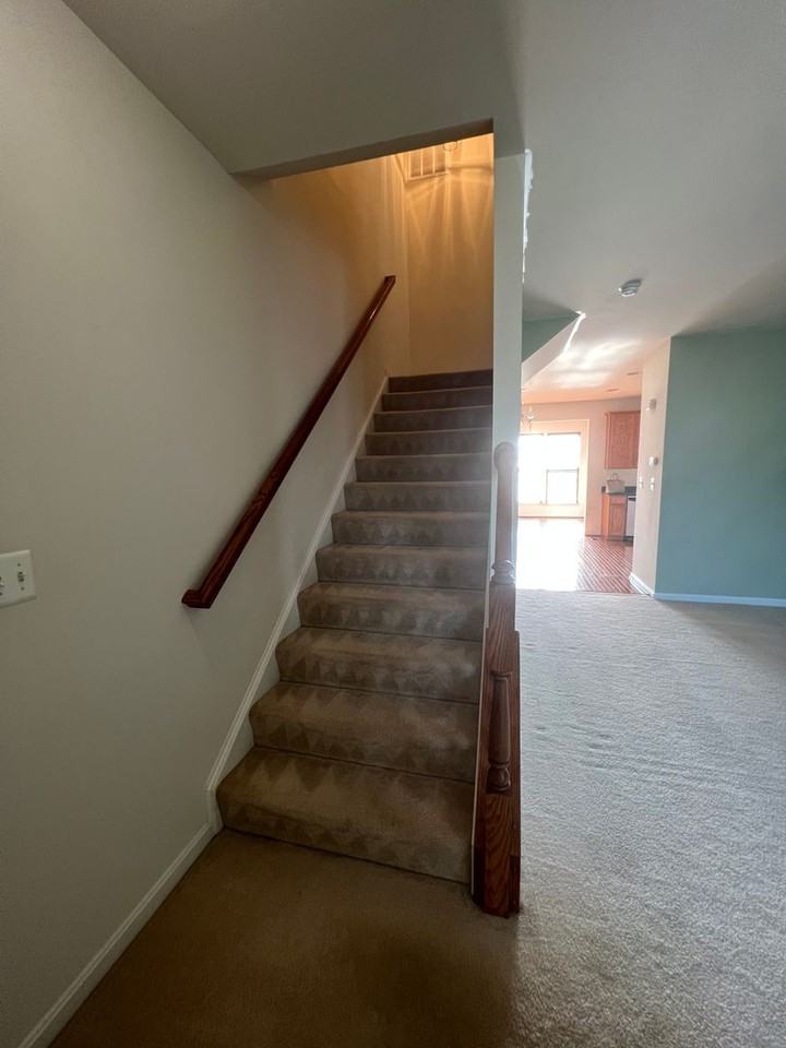 803 Carnaby St - Photo 7 of 22