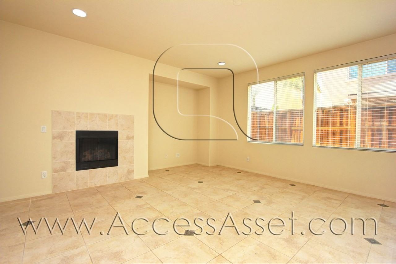 32009 Merano St - Photo 4 of 17