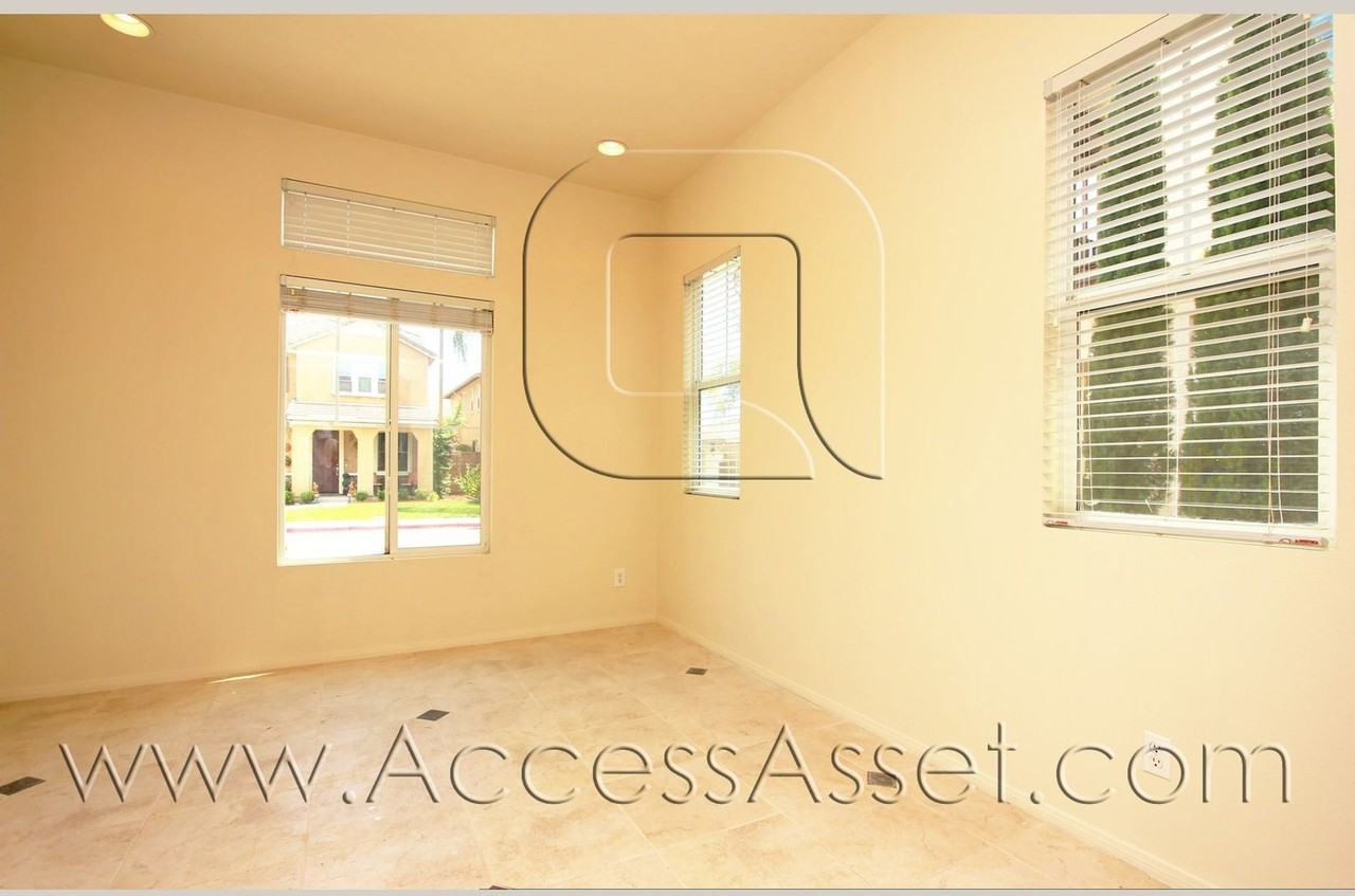 32009 Merano St - Photo 5 of 17