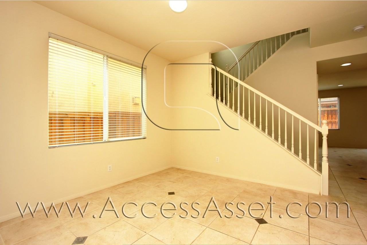 32009 Merano St - Photo 6 of 17
