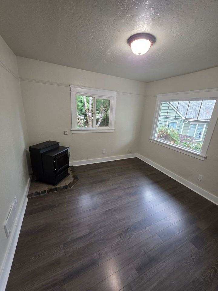 340 N Grove Ct - Photo 3 of 27