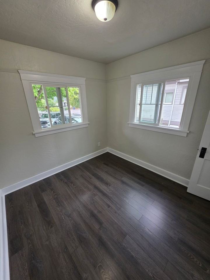 340 N Grove Ct - Photo 5 of 27