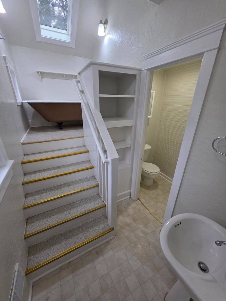 340 N Grove Ct - Photo 7 of 27