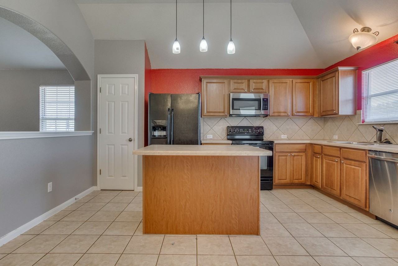 311 Gainer Dr - Photo 6 of 33