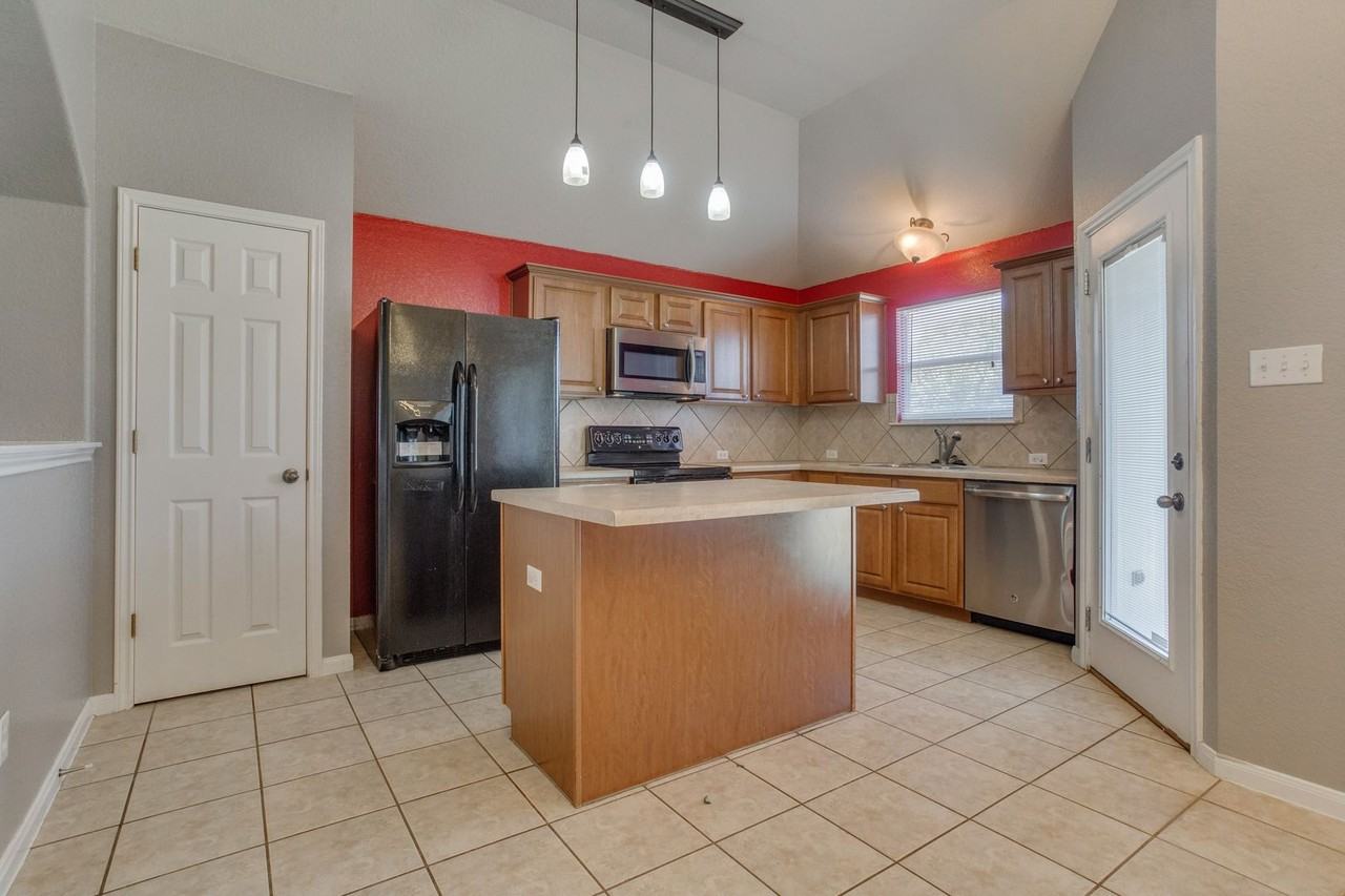 311 Gainer Dr - Photo 7 of 33