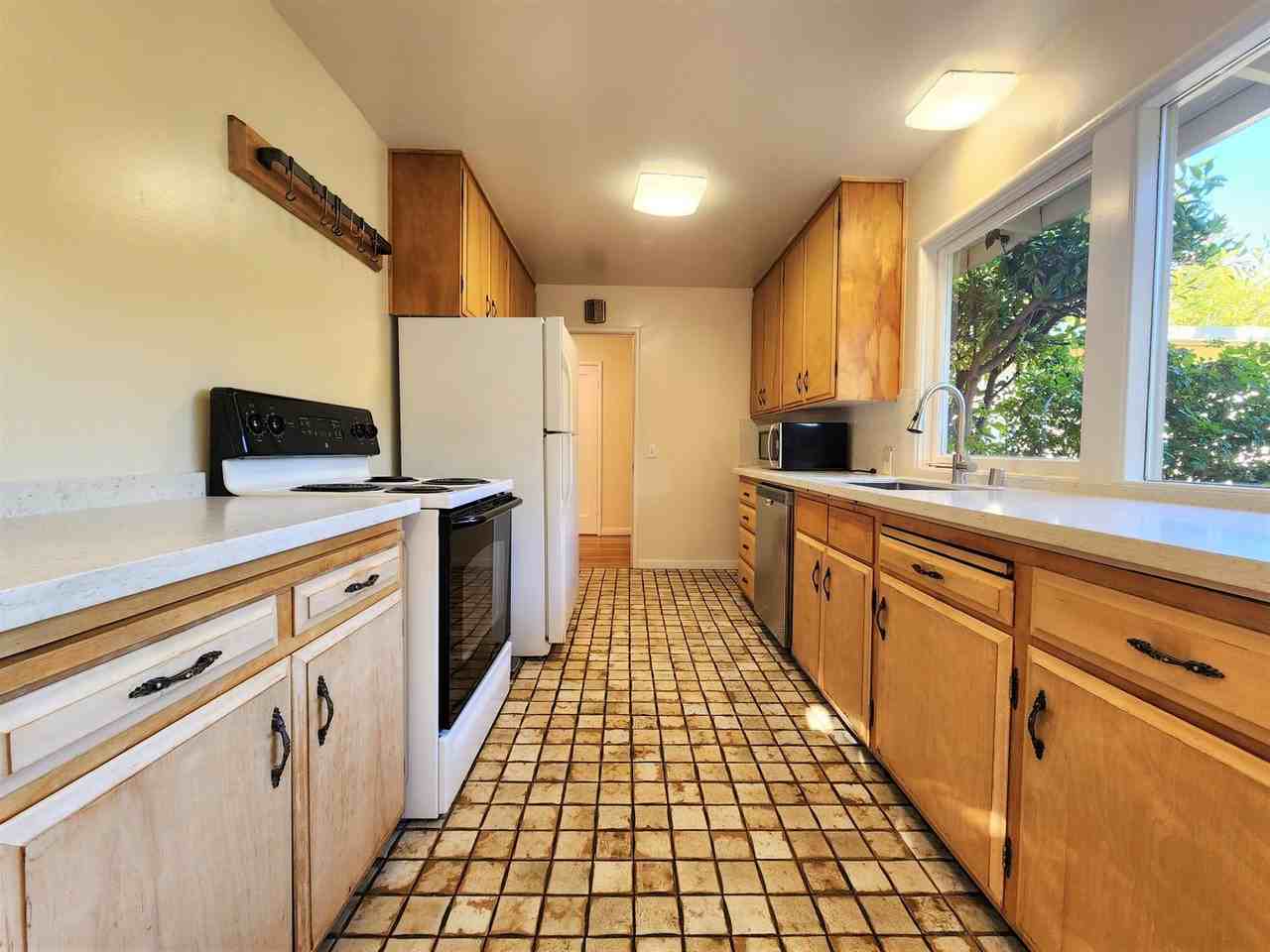 329 Colorado Ave - Photo 6 of 24