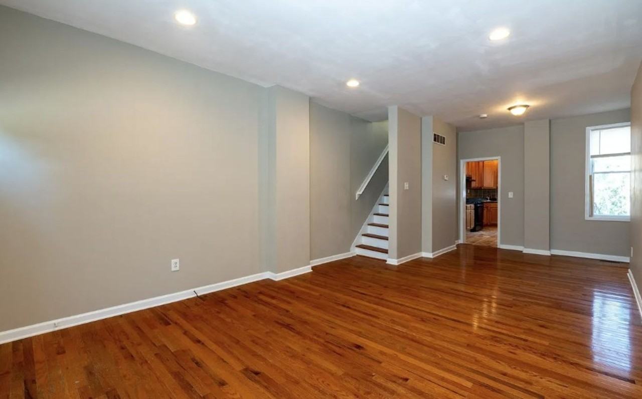 925 N Pine St - Photo 2 of 19