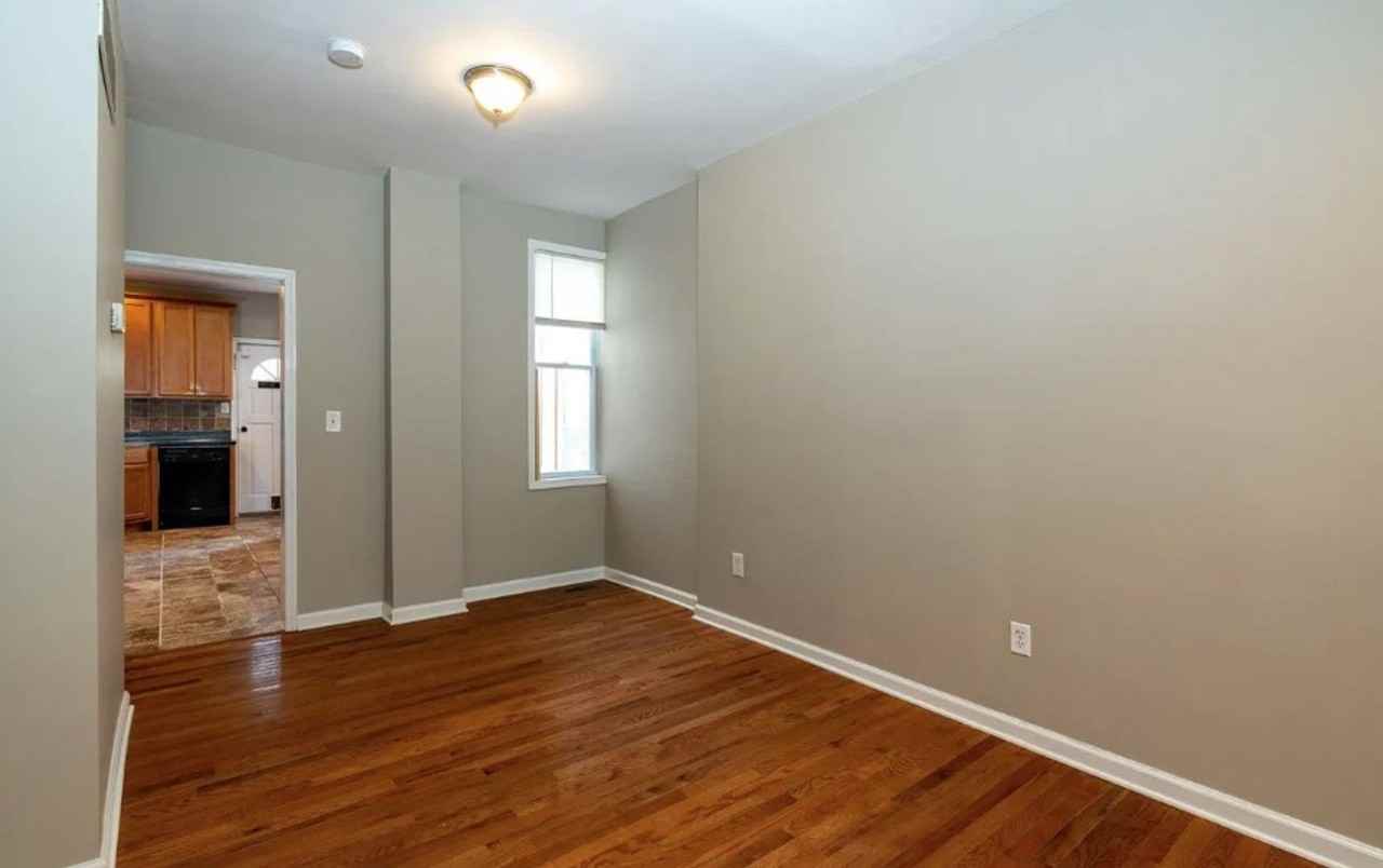 925 N Pine St - Photo 3 of 19
