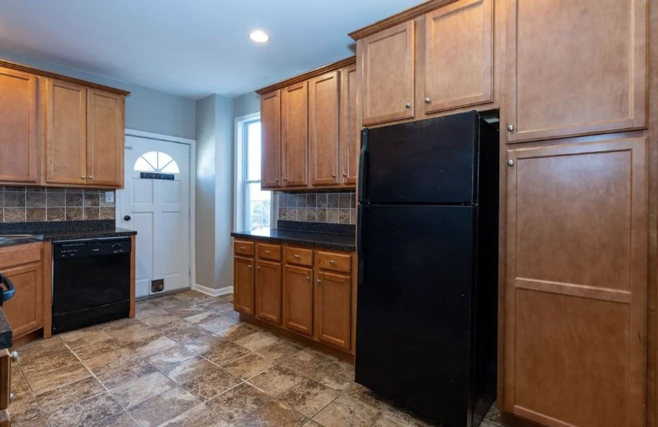 925 N Pine St - Photo 5 of 19
