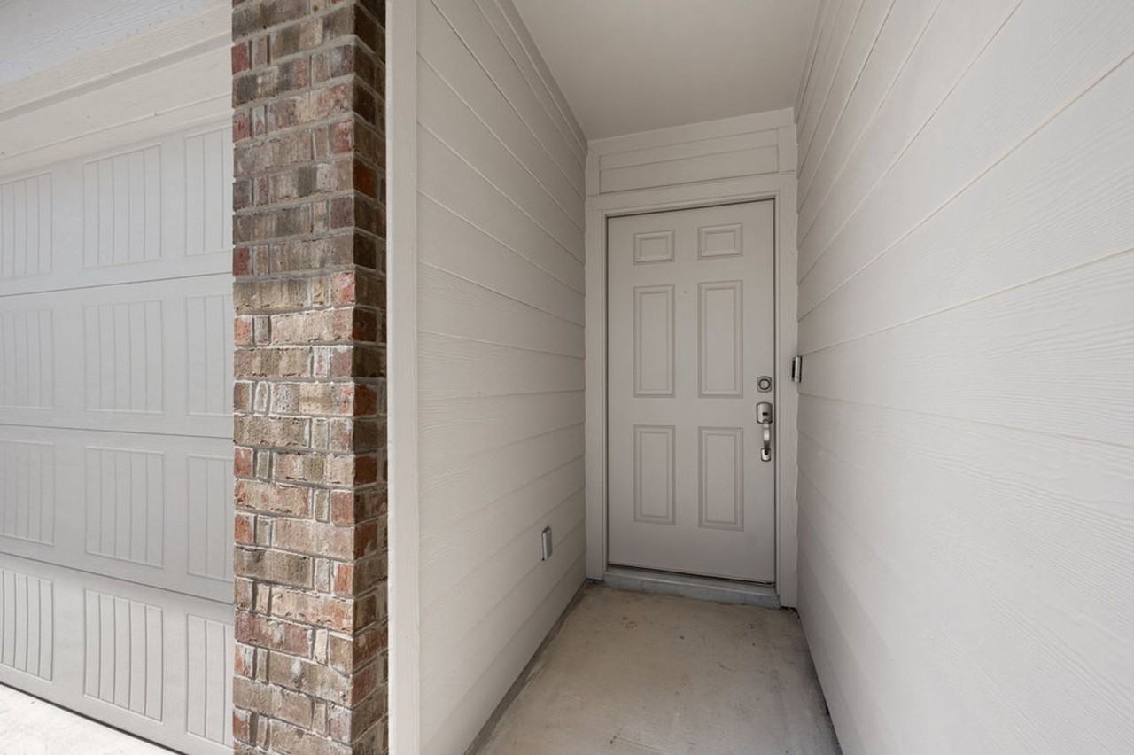 3210 Dusted Daisey St - Photo 4 of 32