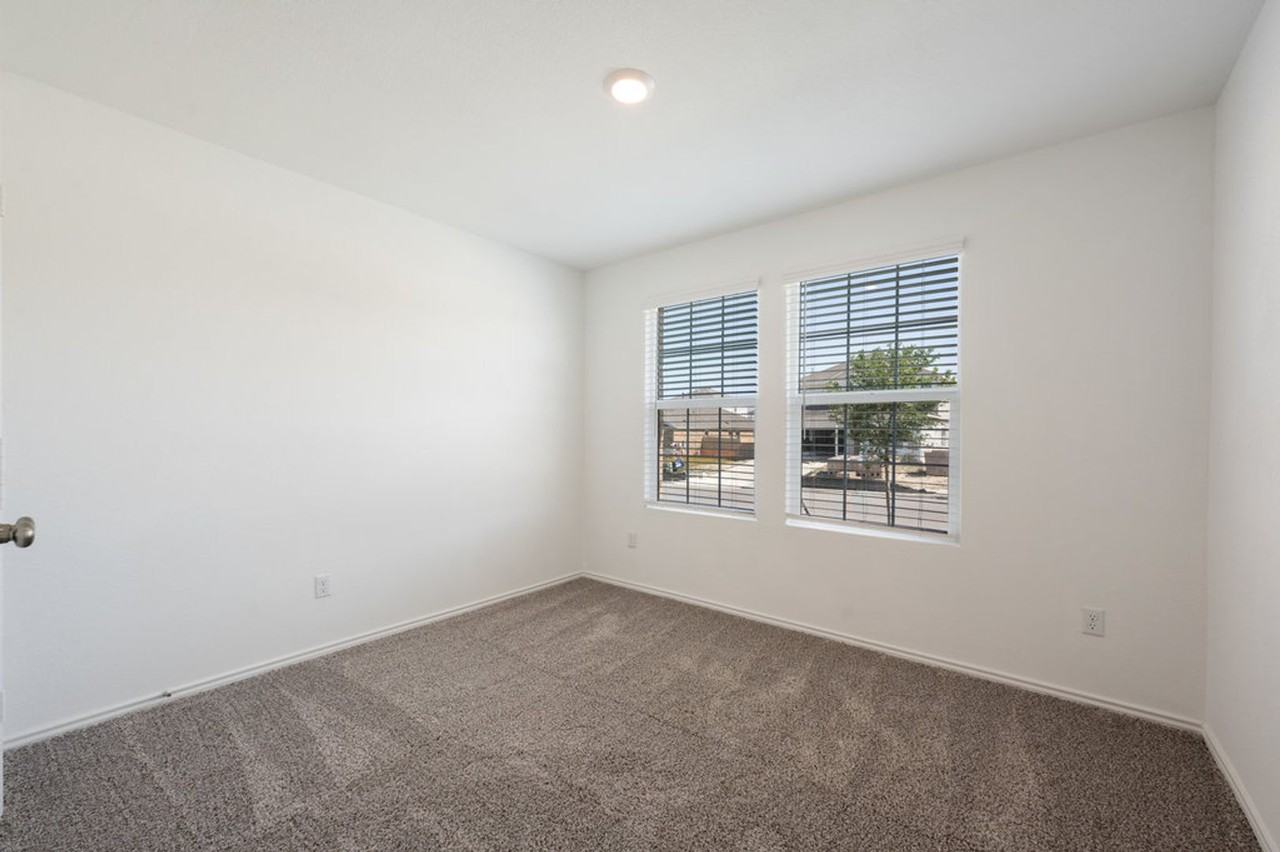 3210 Dusted Daisey St - Photo 6 of 32