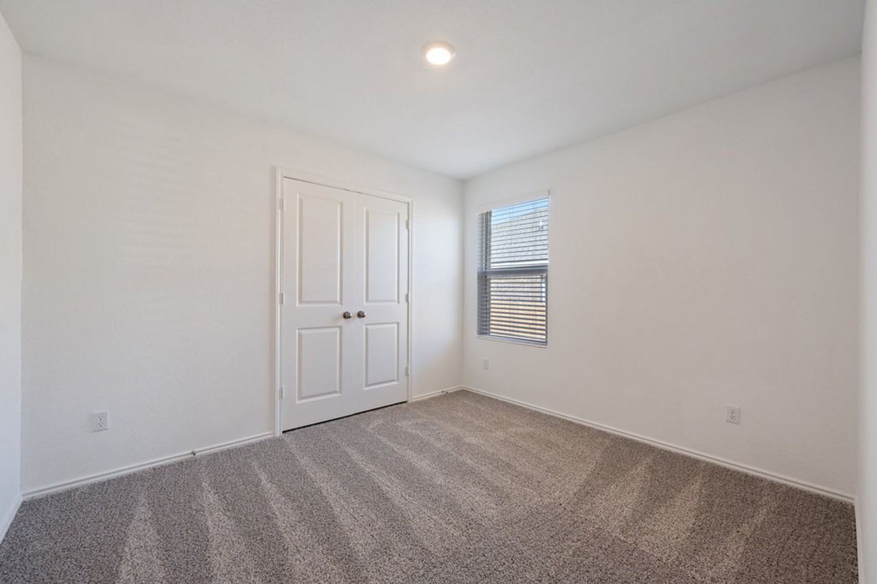 3210 Dusted Daisey St - Photo 7 of 32