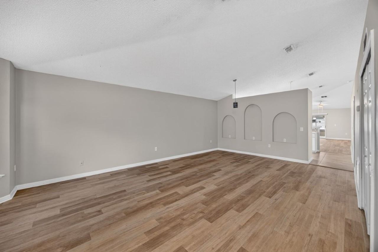 1845 Saga Ct - Photo 6 of 35