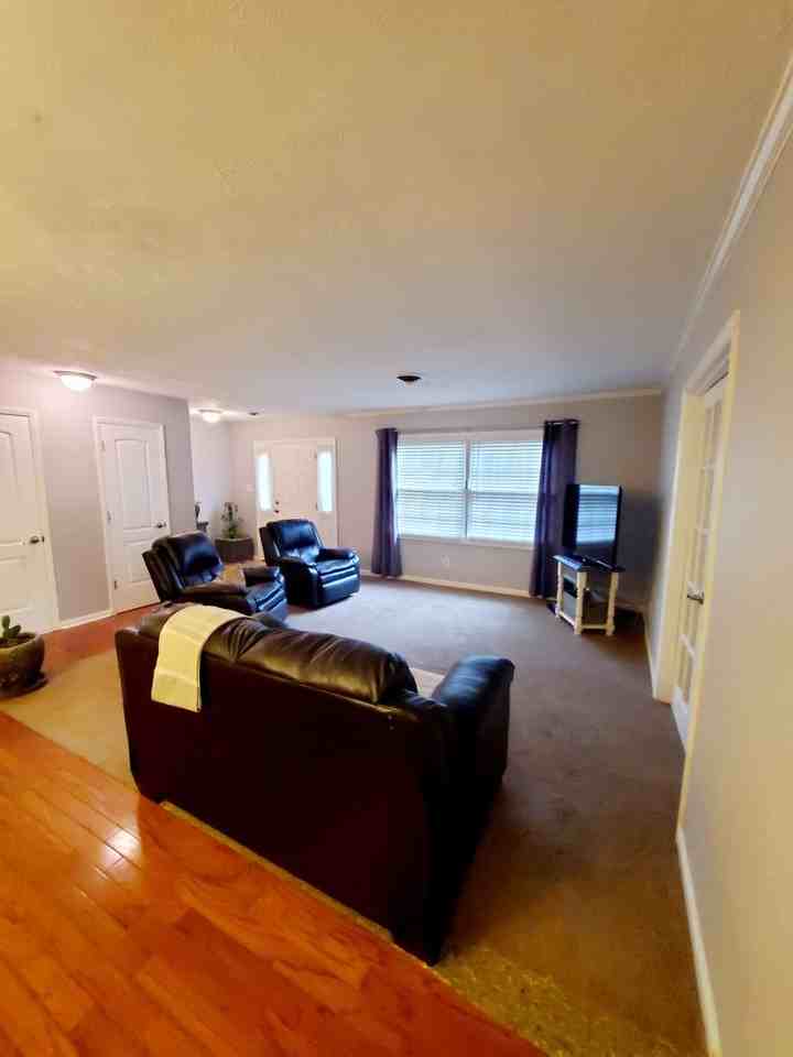 611 8th Ave N - Photo 7 of 23