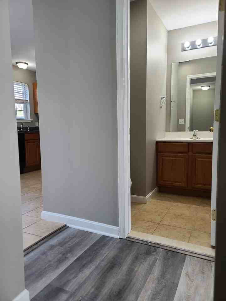 230 Crown Ct - Photo 7 of 50