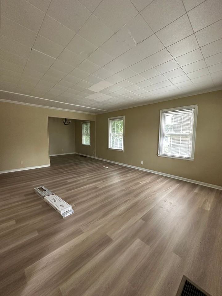 1712 W Bethel Ave - Photo 2 of 9
