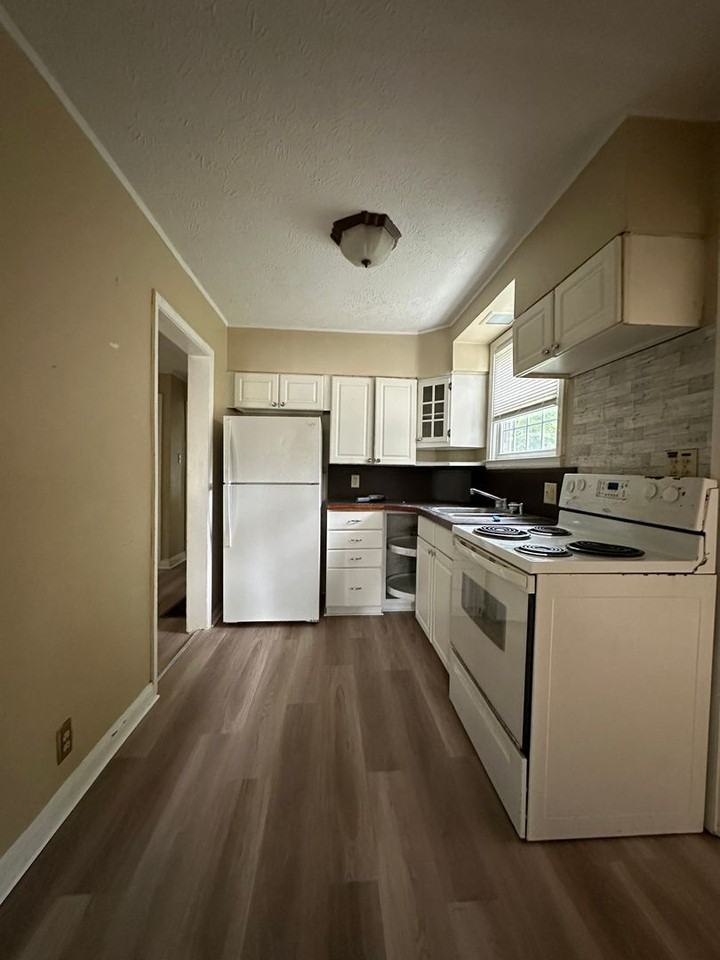 1712 W Bethel Ave - Photo 4 of 9