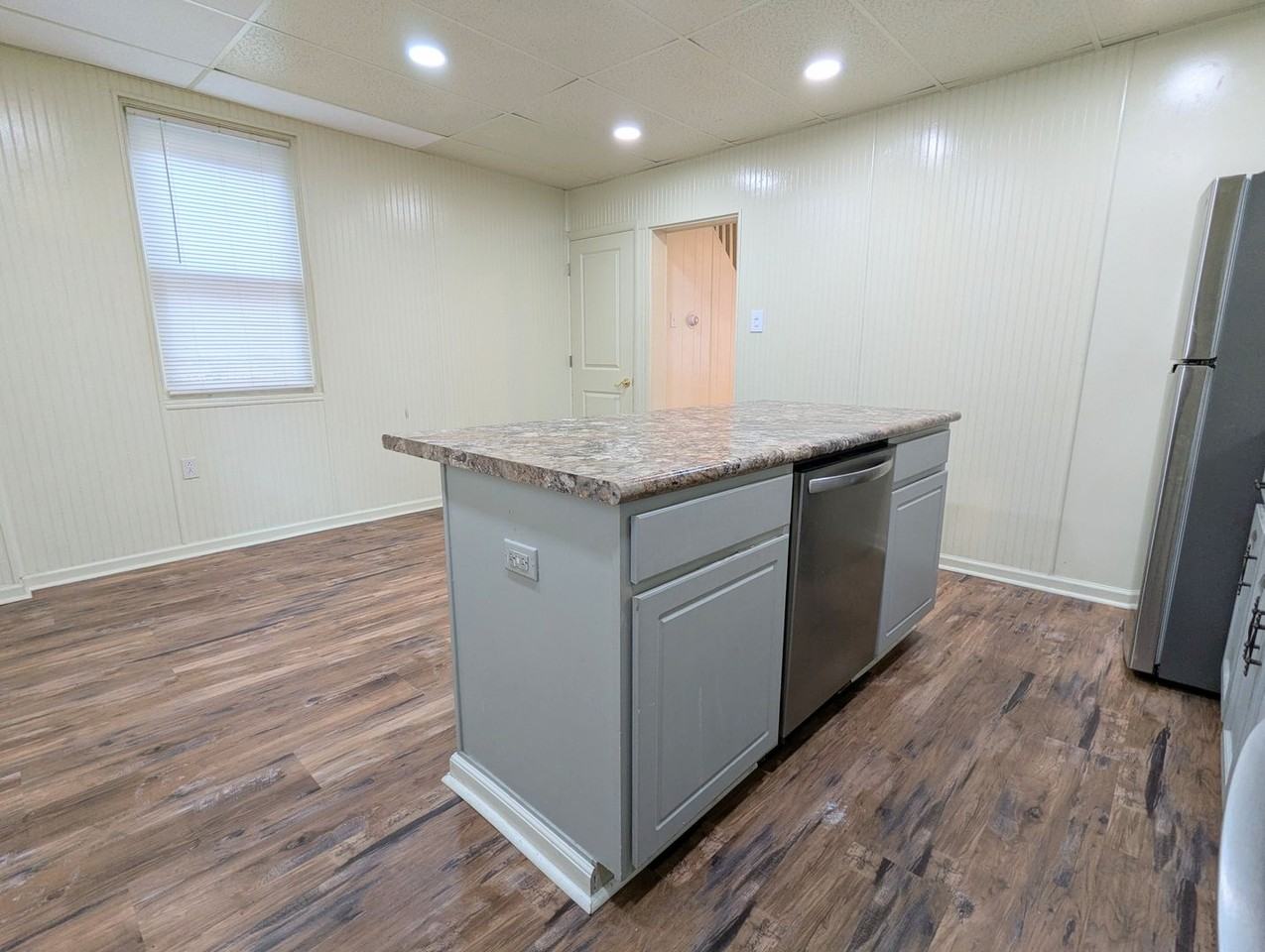 320 Aidyl Ave - Photo 6 of 18