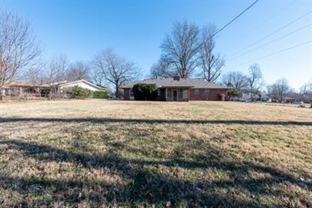 3123 S Glenhaven Ave - Photo 1 of 1
